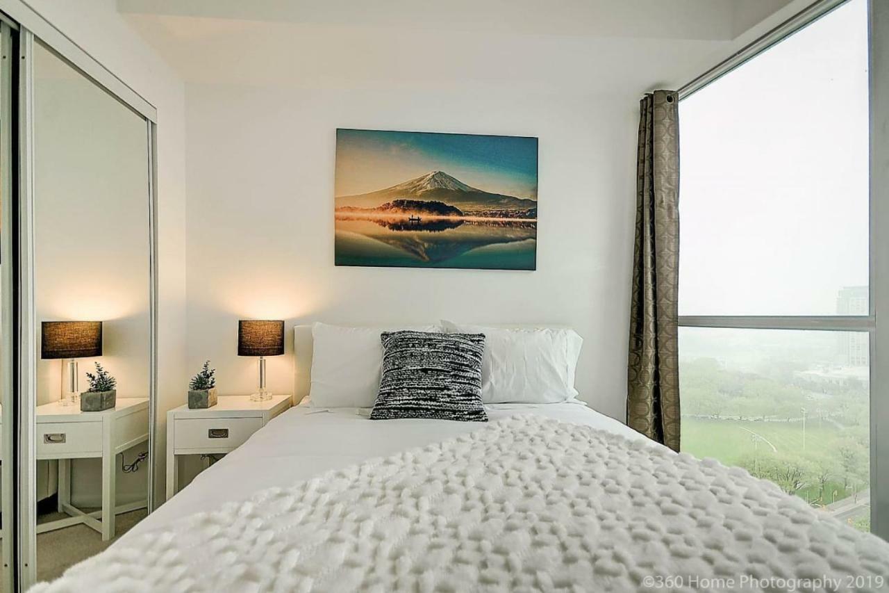 30 Off Lake View Property Heart Of Downtown Toronto Exteriér fotografie