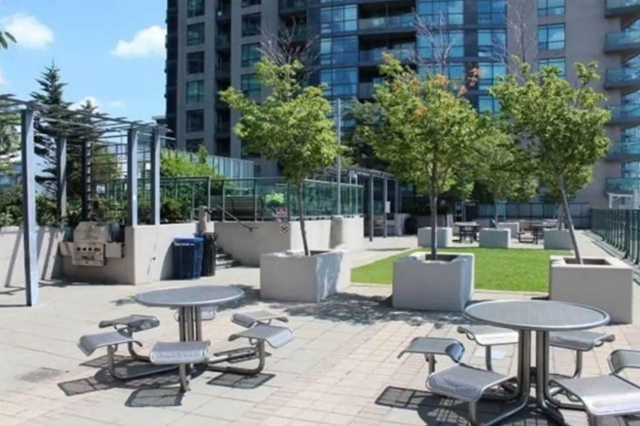 30 Off Lake View Property Heart Of Downtown Toronto Exteriér fotografie