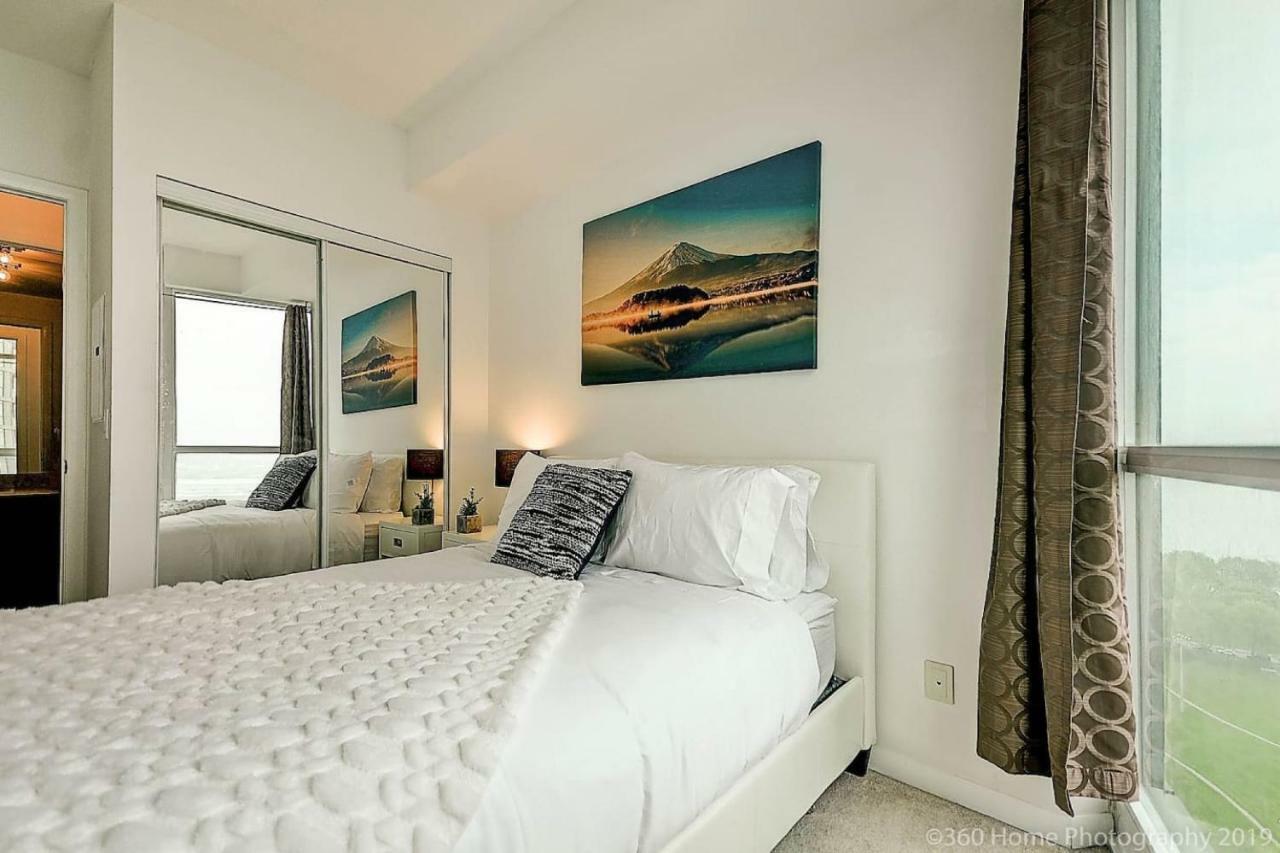 30 Off Lake View Property Heart Of Downtown Toronto Exteriér fotografie