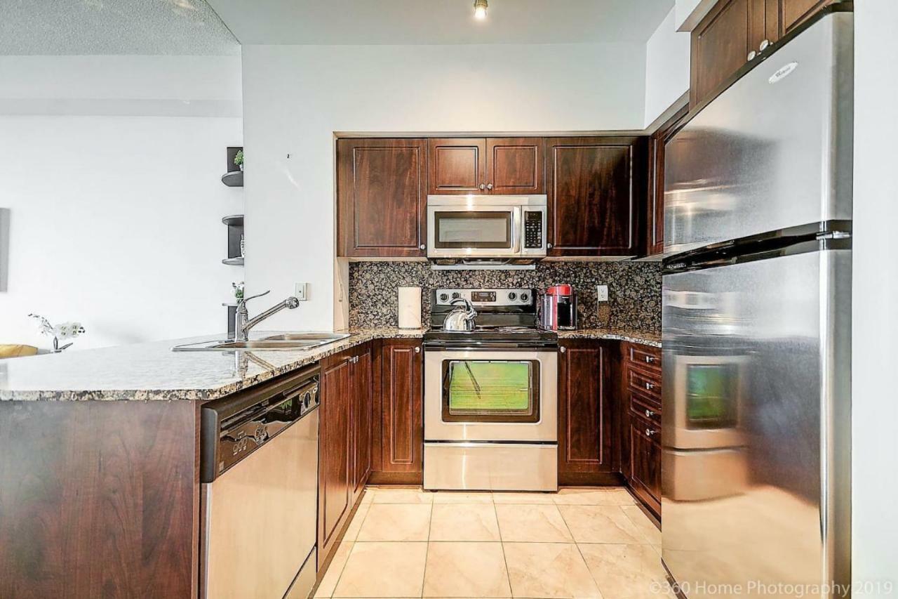 30 Off Lake View Property Heart Of Downtown Toronto Exteriér fotografie